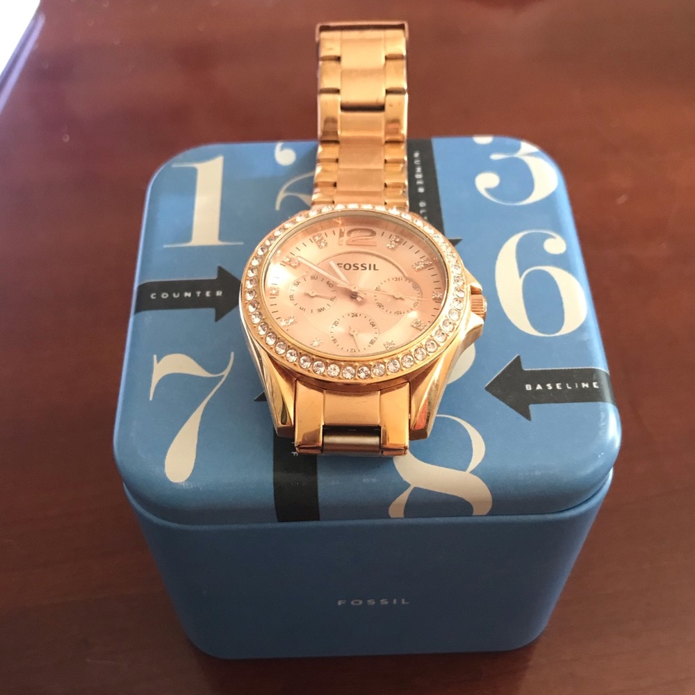 Fossil rose gold watch